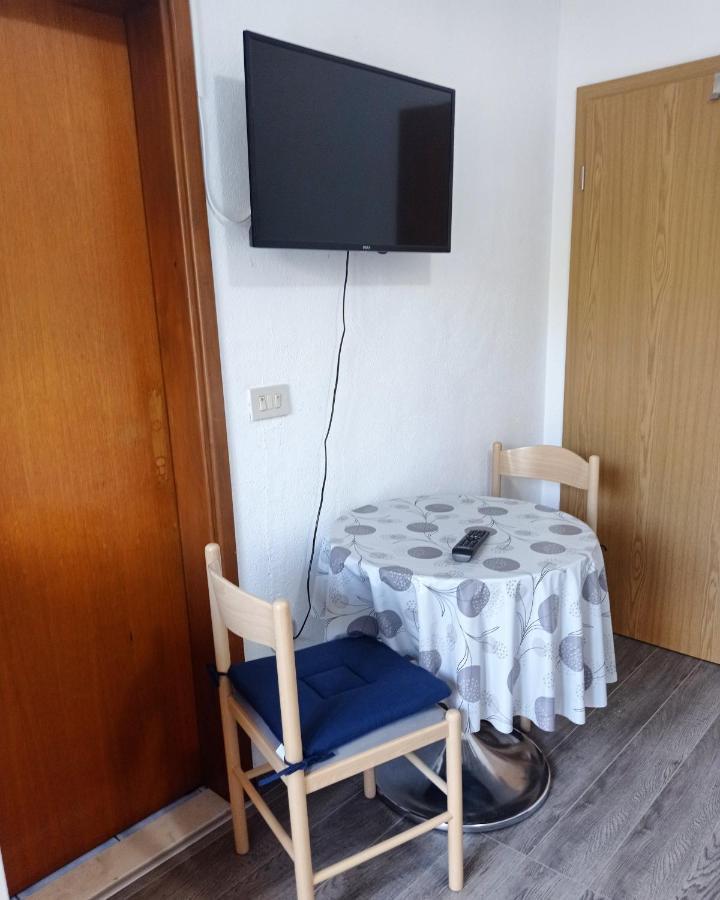 Casa Del Olivo Apartment Tučepi Екстериор снимка