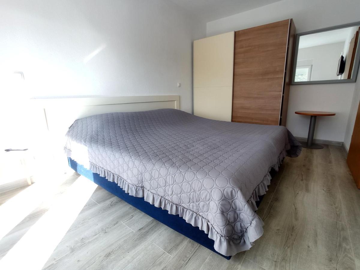 Casa Del Olivo Apartment Tučepi Екстериор снимка