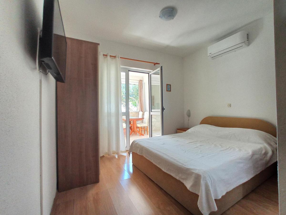 Casa Del Olivo Apartment Tučepi Екстериор снимка